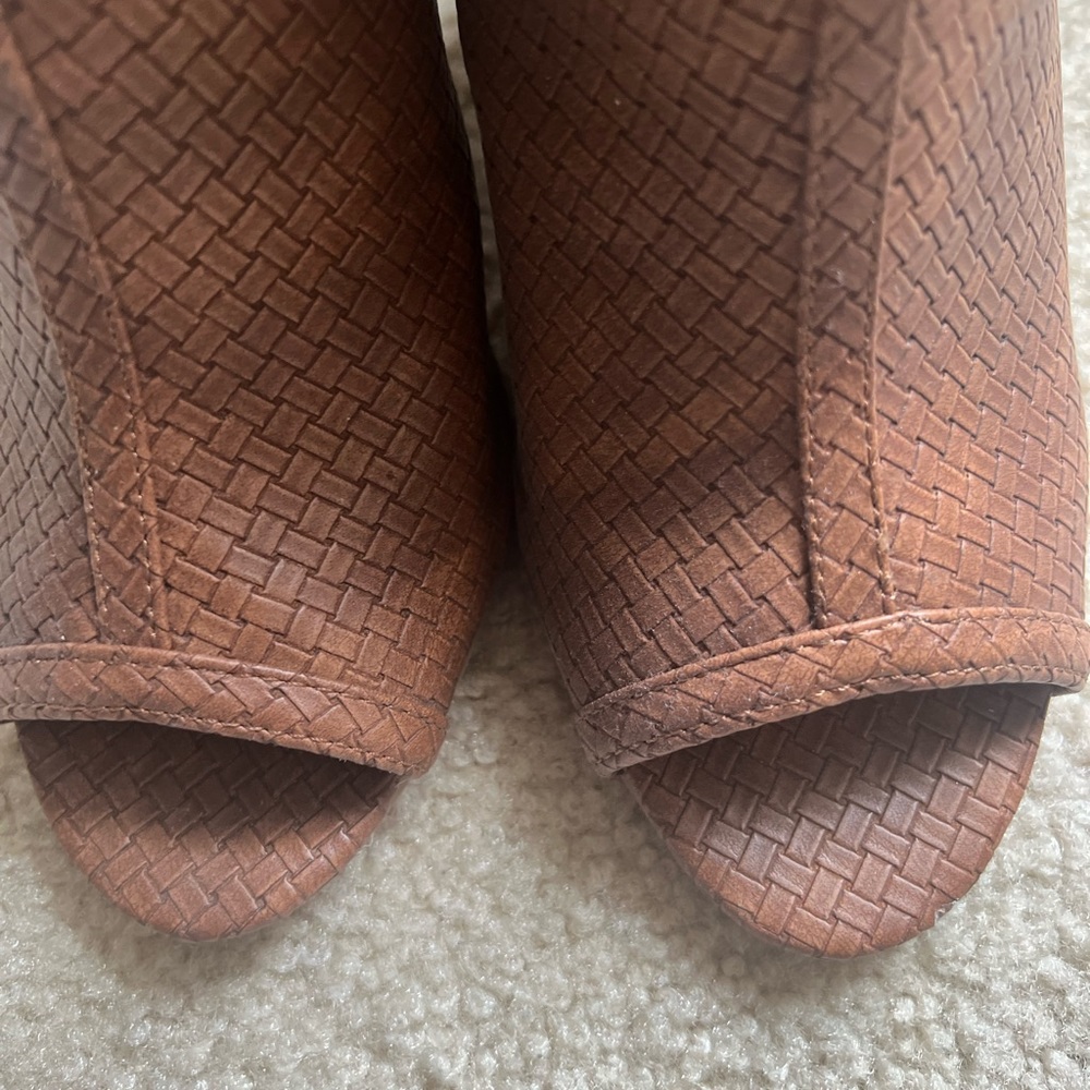 Francesca’s Sandals - Picture 2 of 10